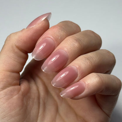 press on nails effet ongles en gel fait main soap nails tendance nude 2025